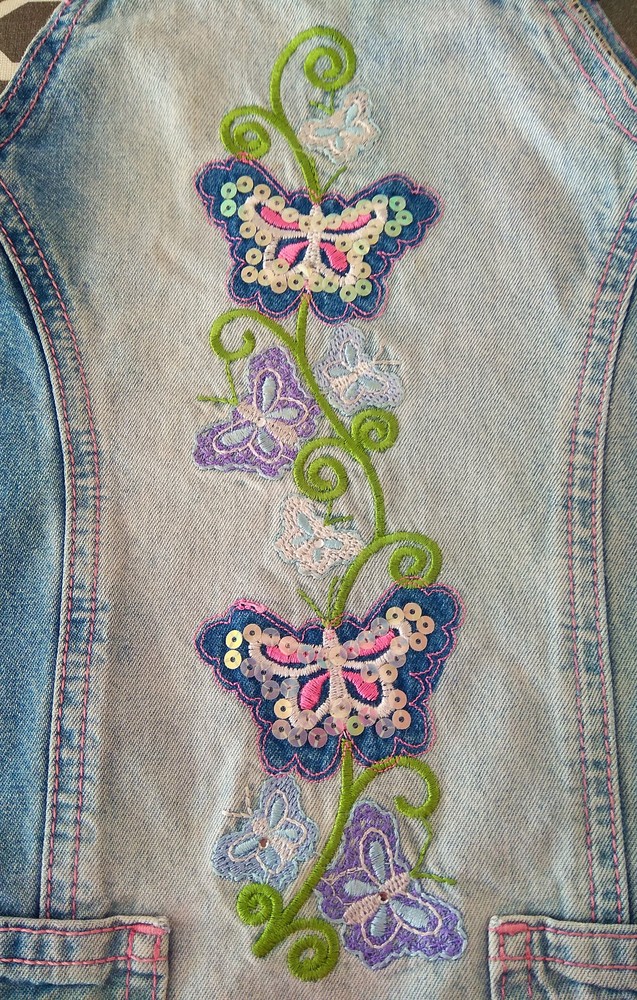Голубой джинсовый сарафан с вышивкой gloria jeans р. 104 фото №3